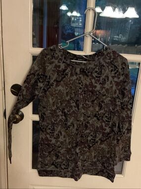 Relativity Floral Burnout Long Sleeve Top in Gray and Black and Burgandy.